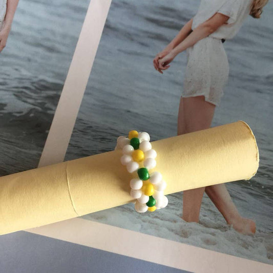 Daisy Seed Bead Stretch Ring