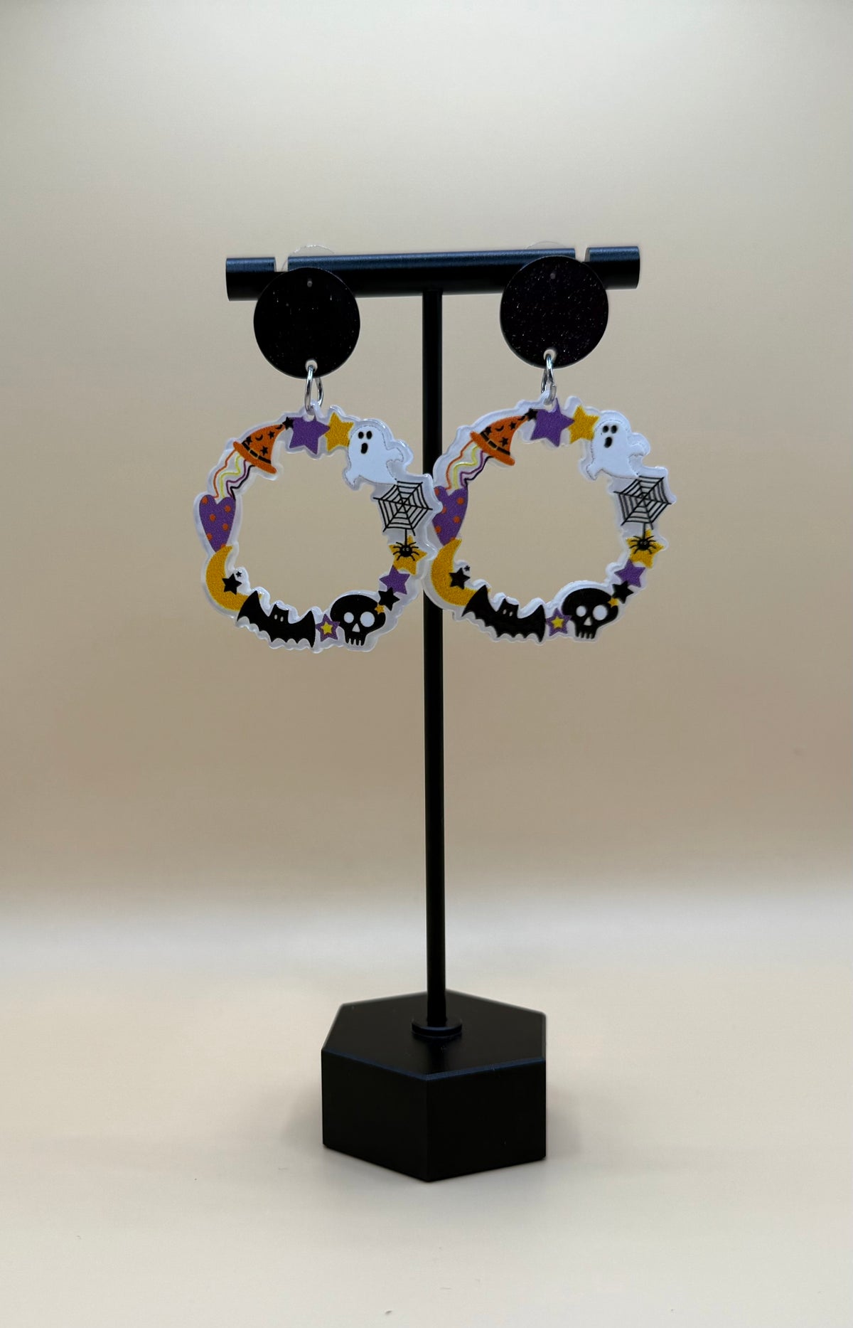 Star Halloween wreath acrylic earrings